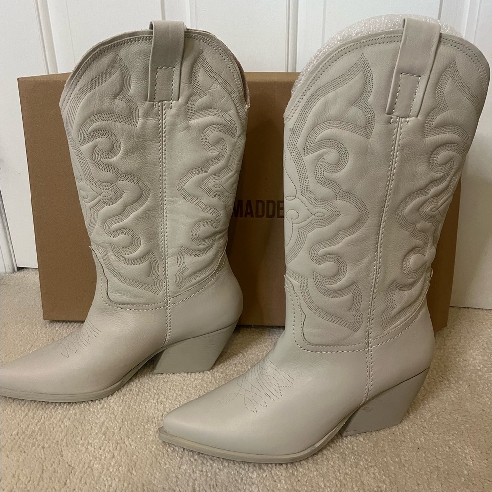 BNIB white Steve Madden Cowboy Boots